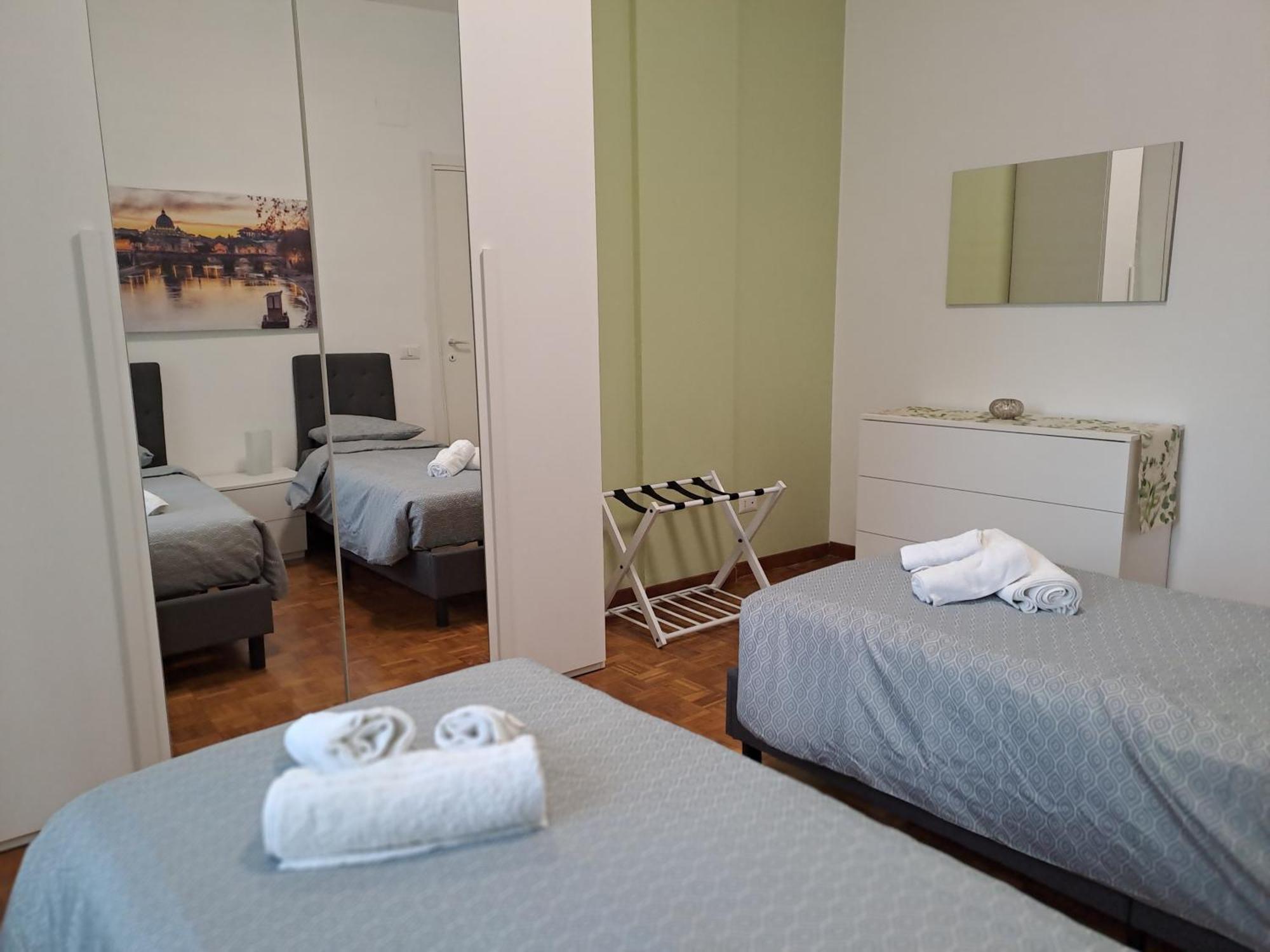 Mauri's - Casamauri - Adiacente Metro C Apartment Rom